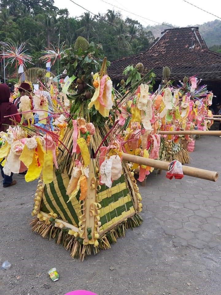 Jolenan Sebuah Pesta Kecil untuk Rakyat Kecil