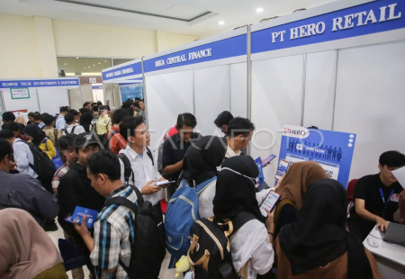 Pengamat: Penghapusan Kebijakan Diskriminatif terhadap Pekerja Sebabkan Penurunan Pengangguran