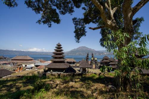 Lokalisasi Hindu-Bali menjadi Hindu-Trunyan