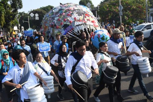 Kembali Ke Bahan Baku Alam