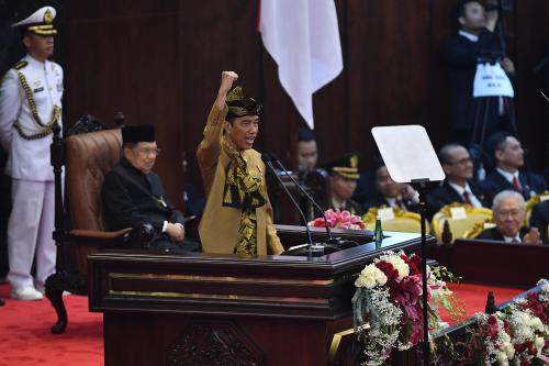 Makna Filosofis dari Pakaian Adat Sasak