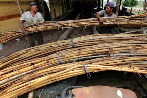 Menggenjot Pertumbuhan Hingga Dua Digit