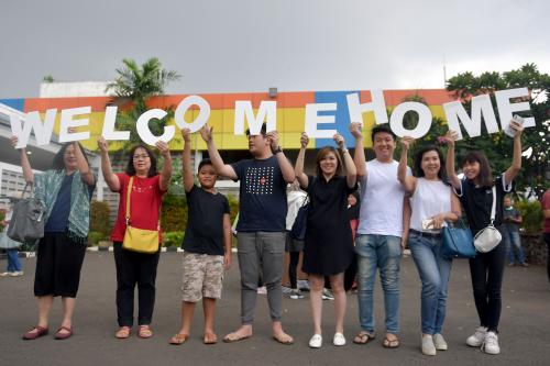 Roman dan Satire di Tengah Ancaman Corona
