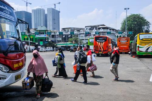 Menahan Rindu Kampung Halaman