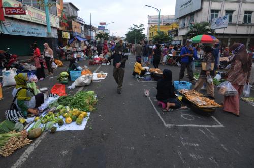 Beradaptasi di Bawah Bayang-Bayang Pandemi