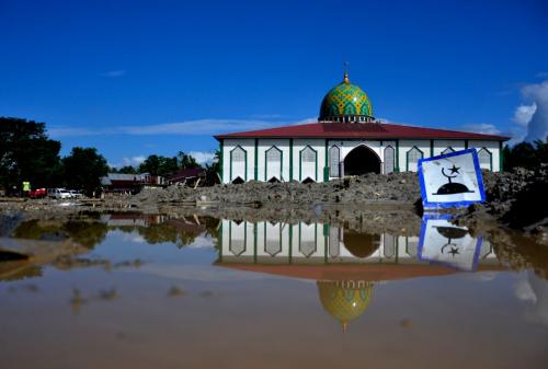 Banjir Lumpur Menerjang Kediaman Bupati