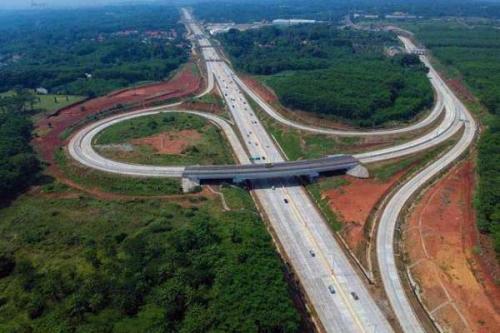 Joglo Semar Berurat Nadi Jalan Beton