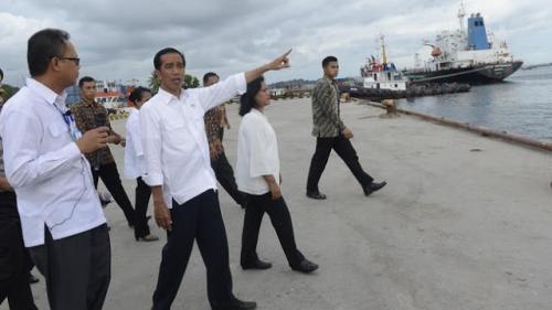 Pelabuhan Peti Kemas di Ujung Timur 