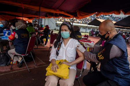 Membendung Laju Penularan Virus