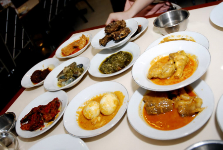 Parade Kenikmatan Sepiring Nasi Padang