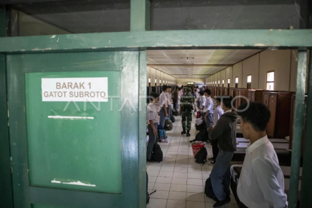 Siswa Dikirim ke Barak Militer, Anggota DPR: Latihan Kedisiplinan bukan Berarti Kekerasan