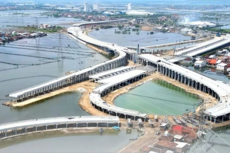 Pertama di Indonesia: Rakit Bambu Datang, Jalan Tol Terbentang 