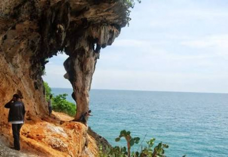 Menguji Nyali di Batu Cangga