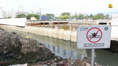 Membangun Rumah Pompa Ancol Sentiong