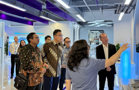 Indonesia Gandeng ZTE Bangun Pusat Riset dan Pengembangan Digital