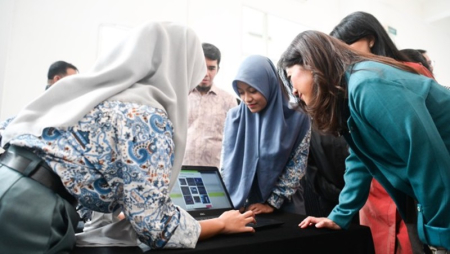 Menkomdigi Dorong Generasi Muda Jadi Pemain Teknologi AI Global