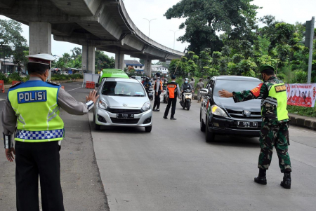 Pilih Putar Balik atau di Rumah Saja