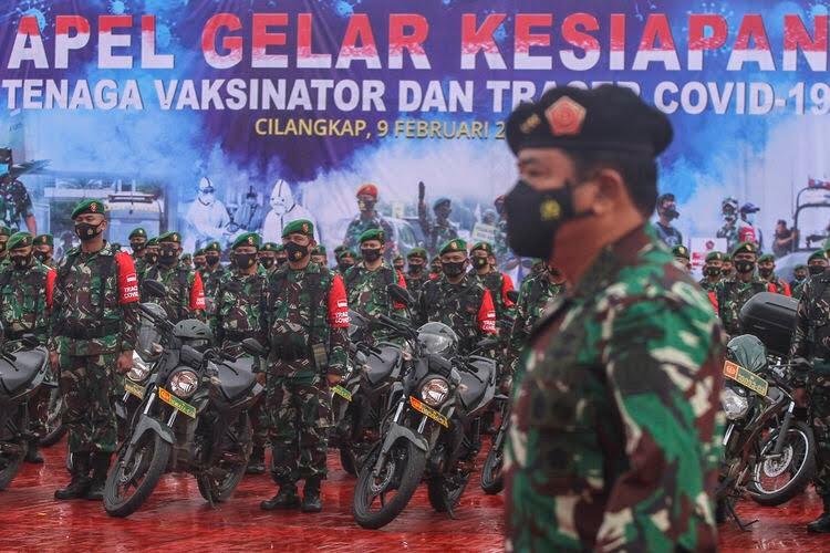 Indonesia.go.id - TNI, Polri, dan Satpol PP Keroyok Zona Merah