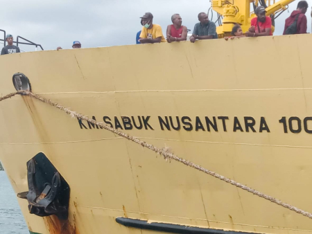 Melancarkan Arus Barang dan Orang di Papua