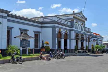 Stasiun Solo Jebres, Saksi Kesibukan Jalur Kereta Pulau Jawa