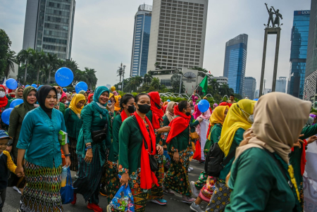 Merintis Kebaya Jadi Milik Dunia 