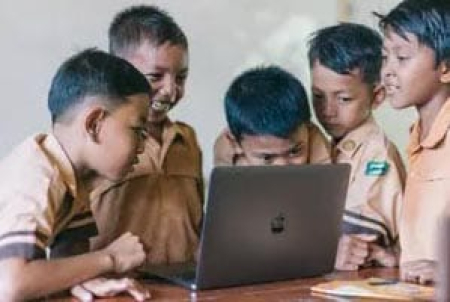 Kominfo Ajak Anak-Anak Belajar Pemrograman