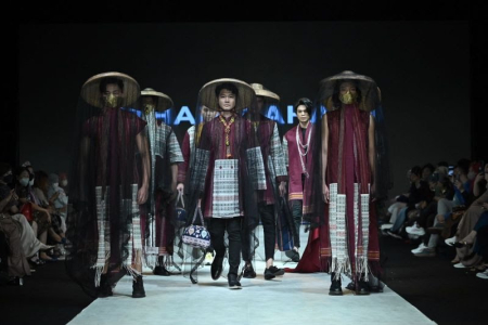 Wastra Cantik di Indonesia Fashion Week 2023 