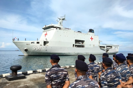 Ketika Kapal Perang Jadi RS Terapung di Labuan Bajo