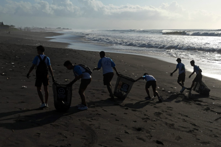 Menuju Laut Bebas Sampah 