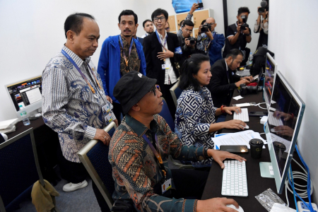 [SIARAN PERS] Media Center KTT AIS Forum Dukung Kerja Cepat Jurnalis Peliput