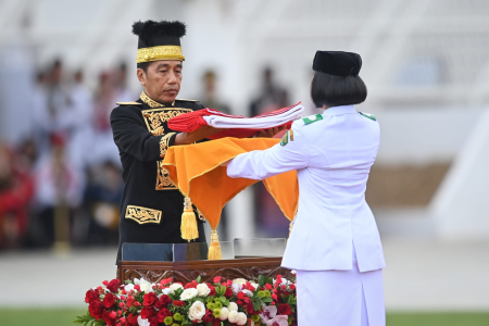 Parade Pakaian Adat Nusantara Presiden Jokowi dari Masa ke Masa 