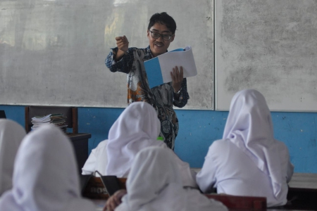 Transformasi Pendidikan 2025: Kesejahteraan Guru dan Dosen Menjadi Prioritas