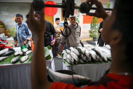 Bandeng Rawa Belong: Saling Silang Budaya Betawi dan Lebaran Imlek