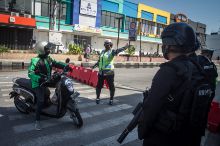Memperketat Pembatasan, Menekan Laju Penularan
