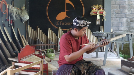 Ketekunan Pemuda Buleleng Membawa Gamelan Rindik ke Pasar Ekspor 