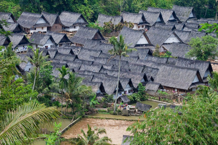 Mempertahankan Tradisi Karuhun di Kampung Naga