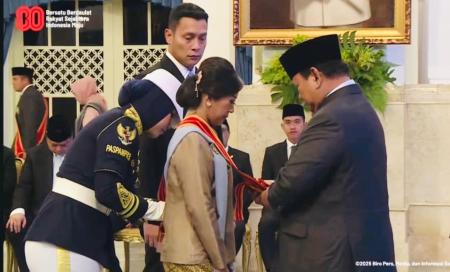Menkomdigi Meutya Hafid Terima Bintang Mahaputera Utama dari Presiden Prabowo
