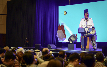 Presiden Prabowo: Sederhanakan Regulasi, Jangan Persulit Investasi 