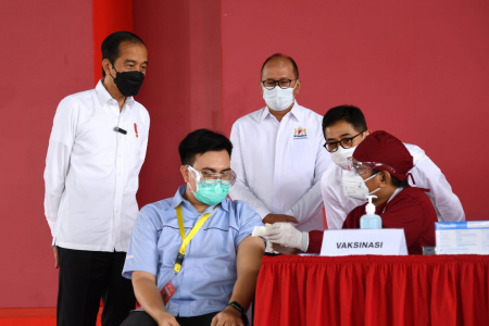 Vaksinasi Gotong Royong Picu Produktivitas Nasional