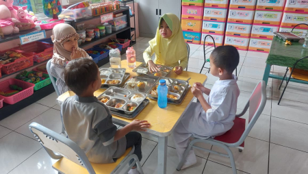 MBG Disambut Positif di TK Negeri Mexindo, Menu Sehat sesuai Usia Anak