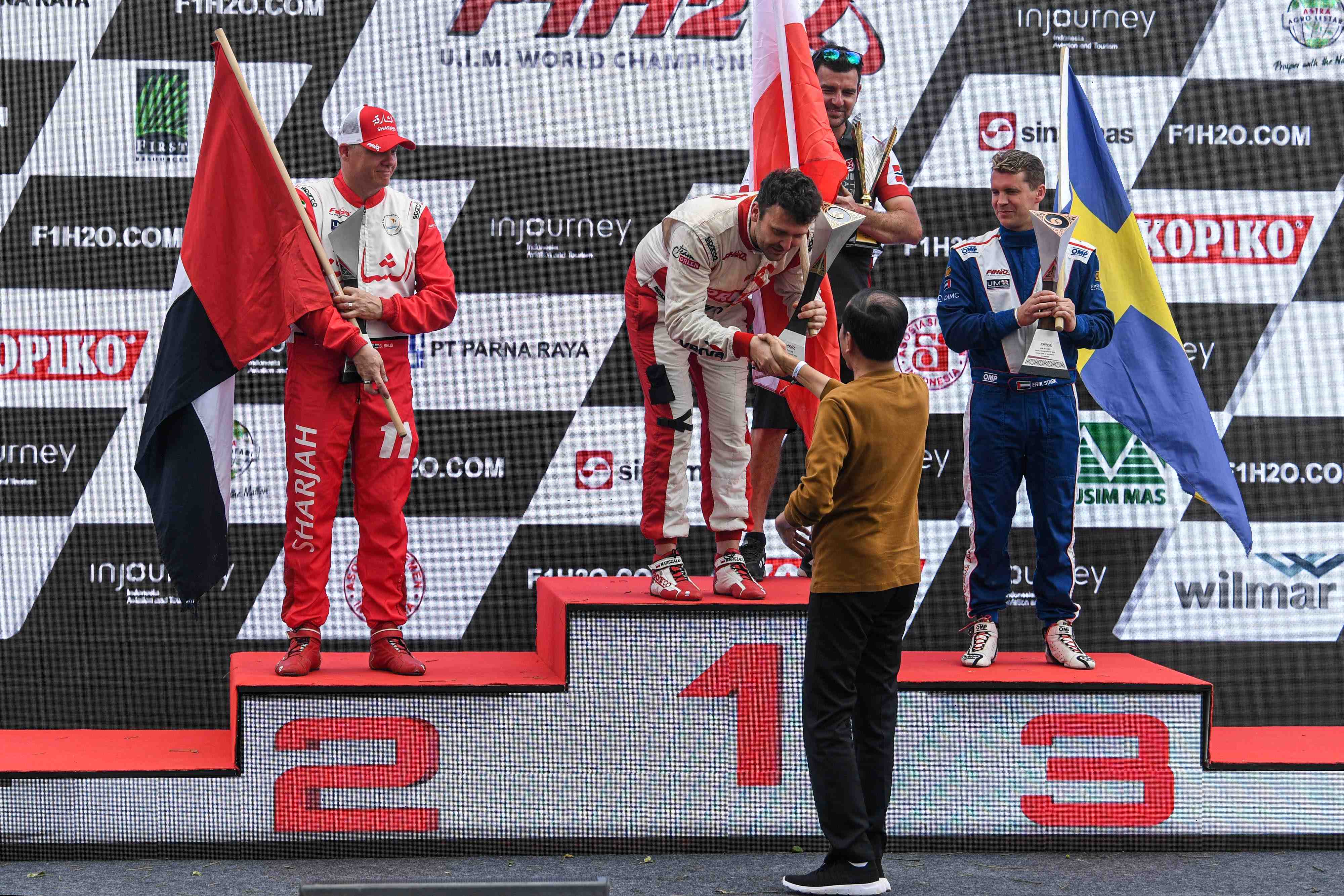 Juara F1 Powerboat di Danau Toba