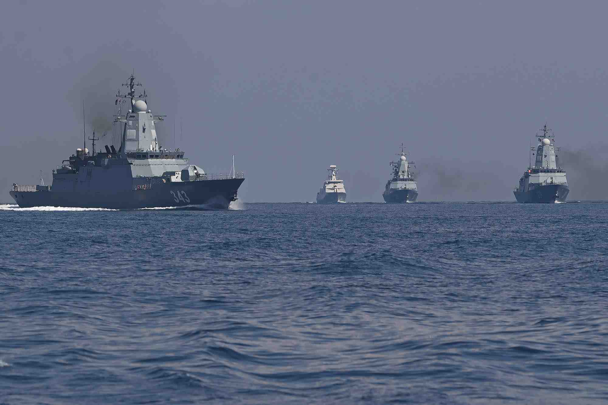 Indonesia - Rusia  Menggelar Latihan Perang di Perairan Laut Jawa