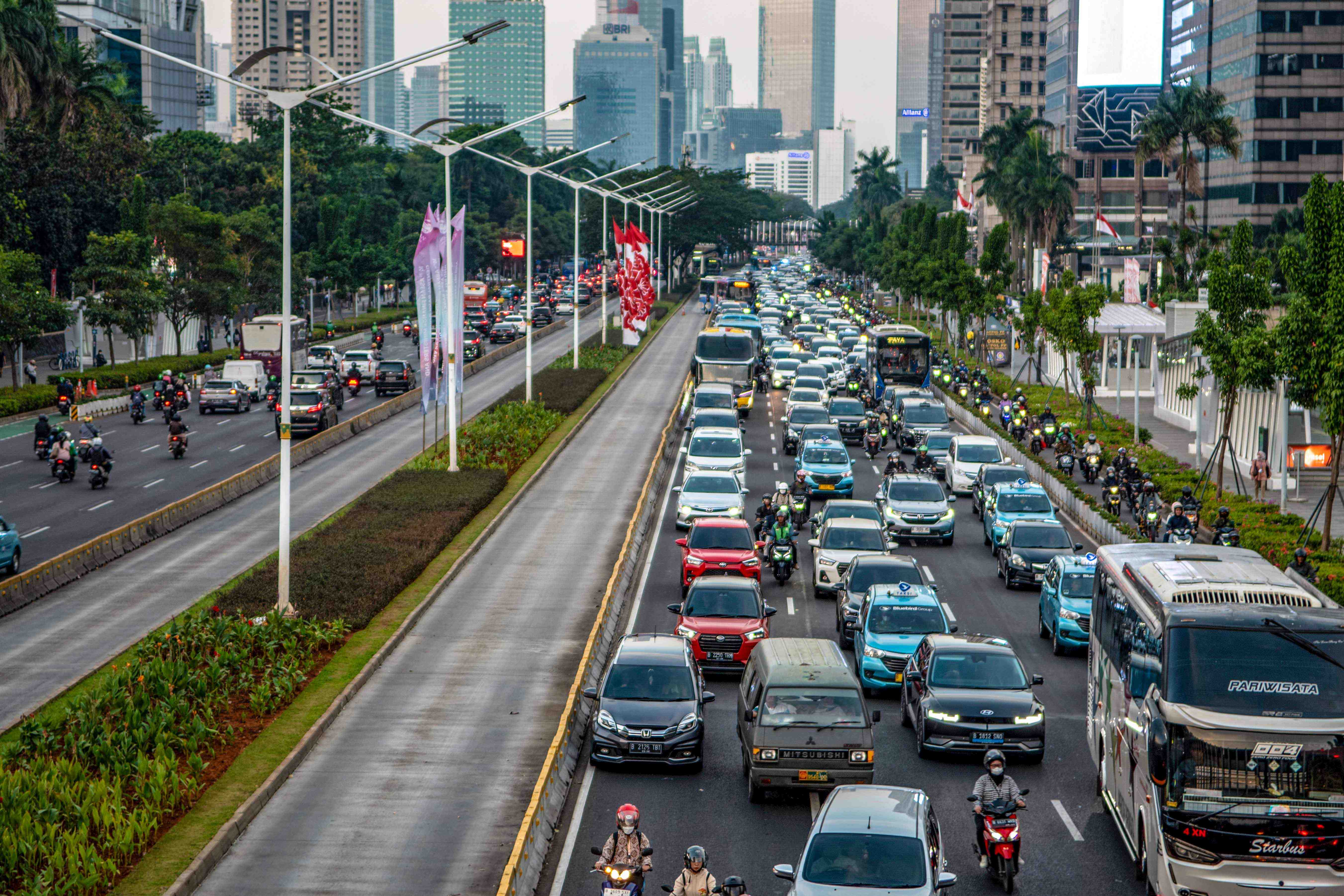 Penutupan Ruas Jalan saat KTT ke-43 ASEAN