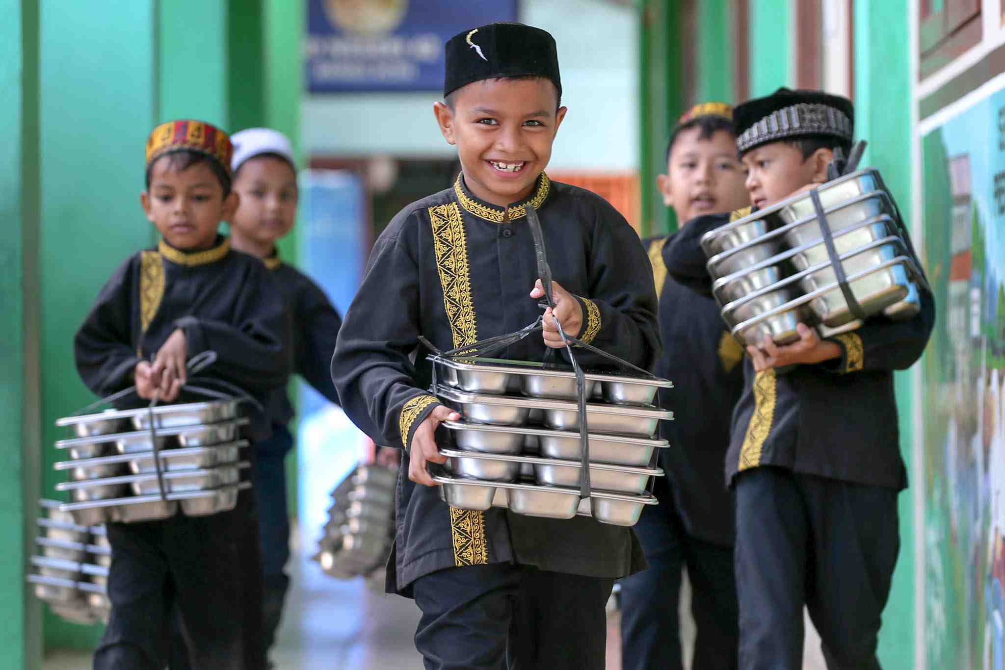 MBG Selalu Disambut Gembira oleh Anak Indonesia