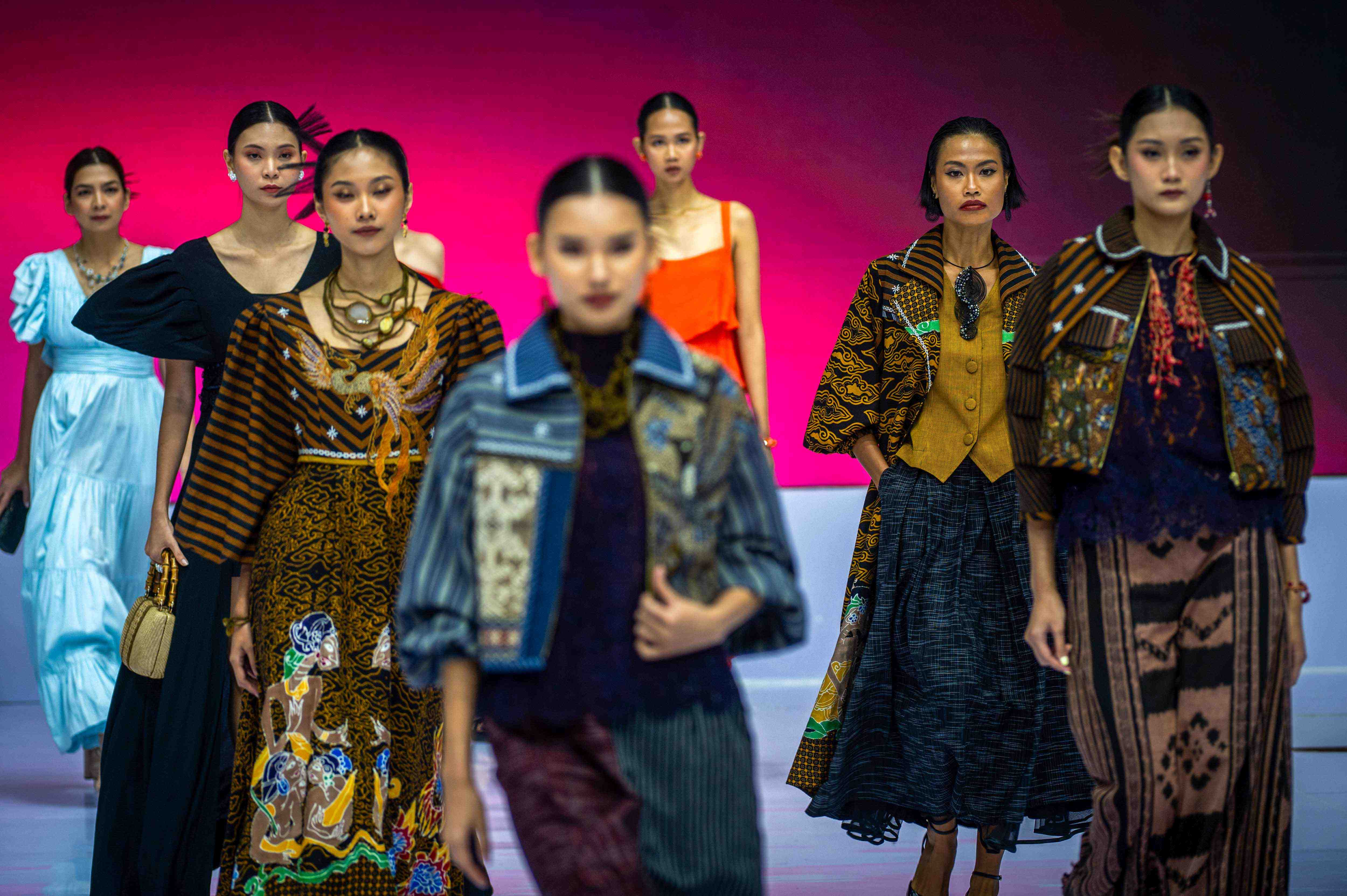 Ajang Adibusana Indonesia Fashion Week Libatkan UMKM Tanah Air