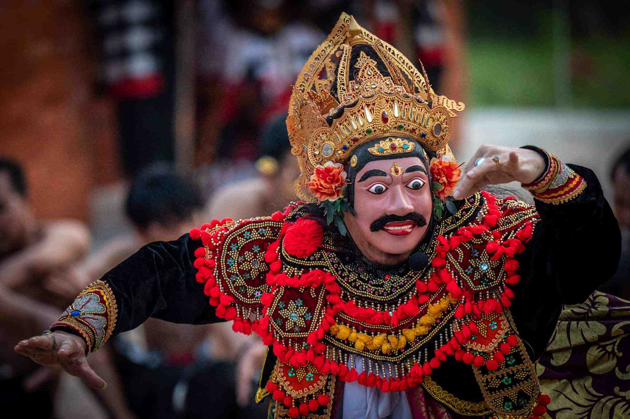 Menyaksikan Tari Kecak di TMII
