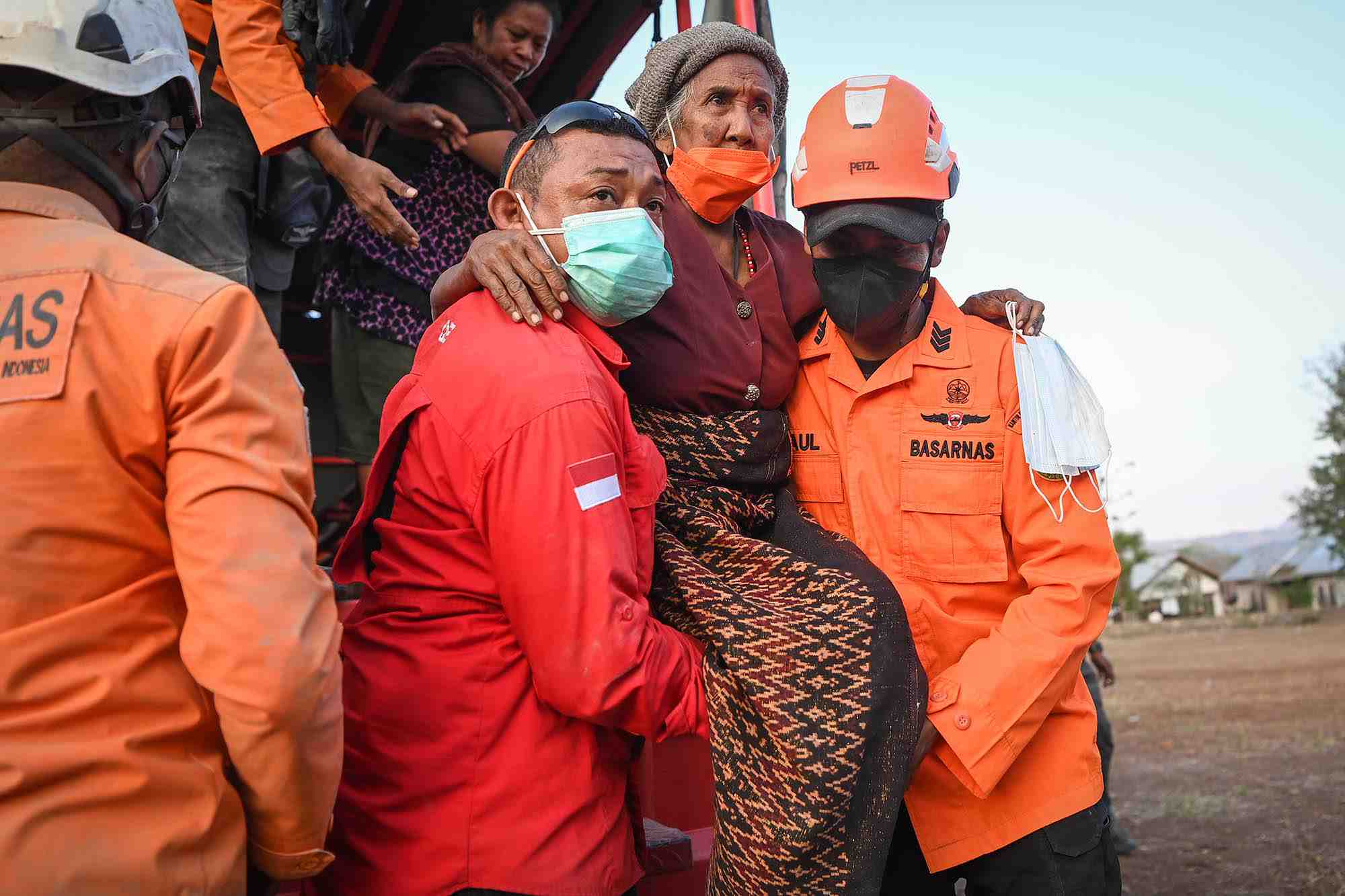 Pemerintah Fokus Hadapi Erupsi Gunung Lewotobi 