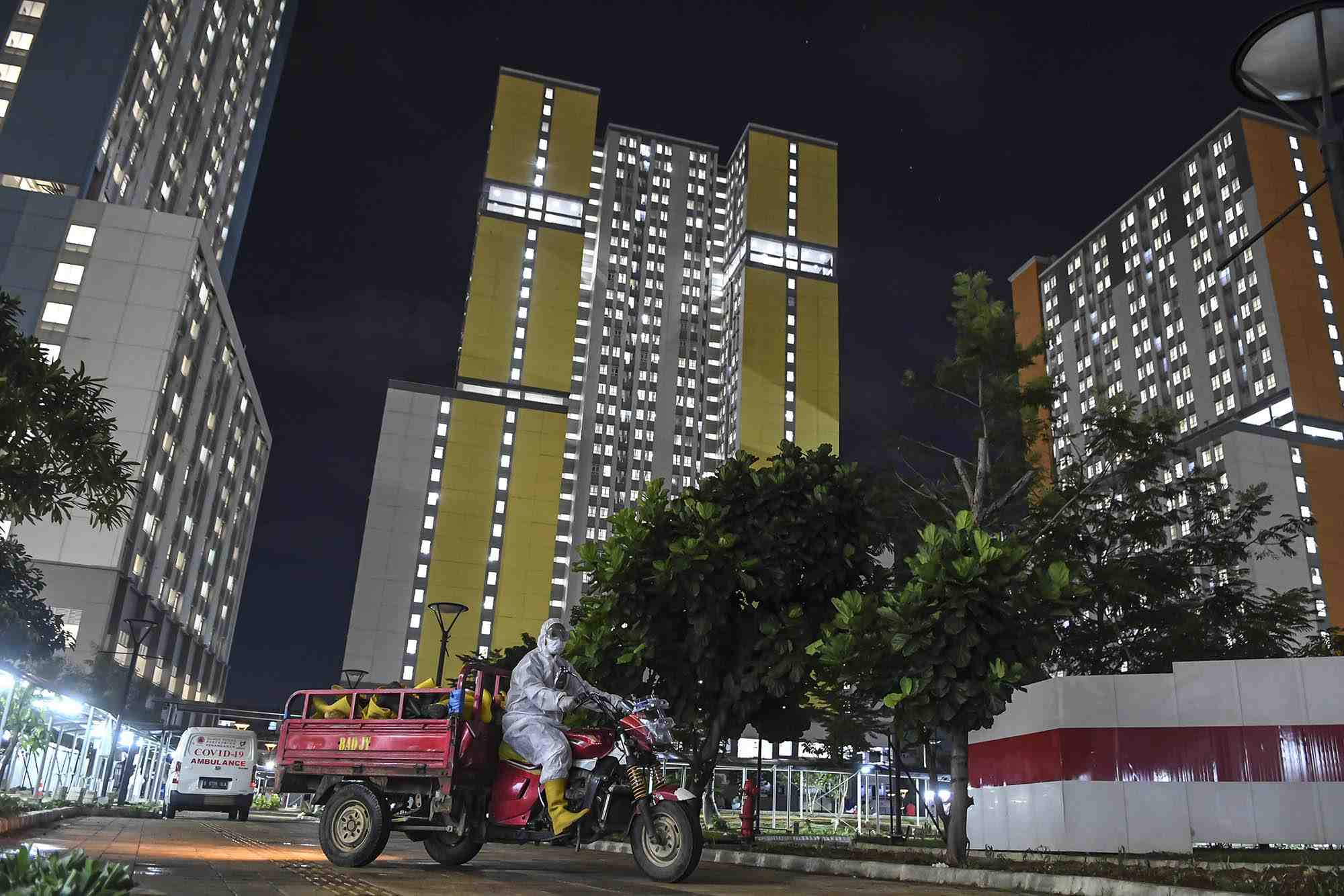 Wisma Atlet Penuh