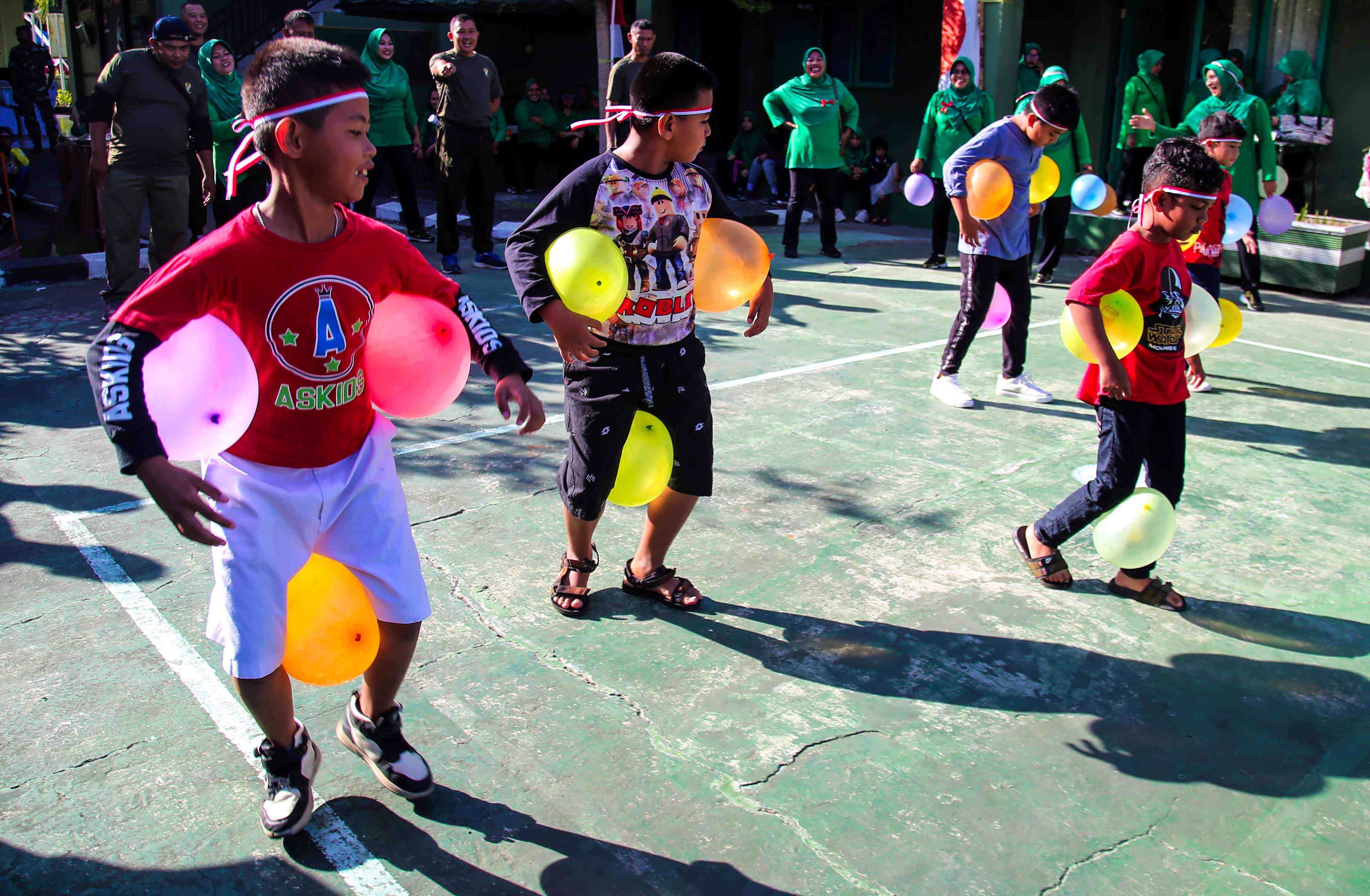 Lomba Membawa Balon